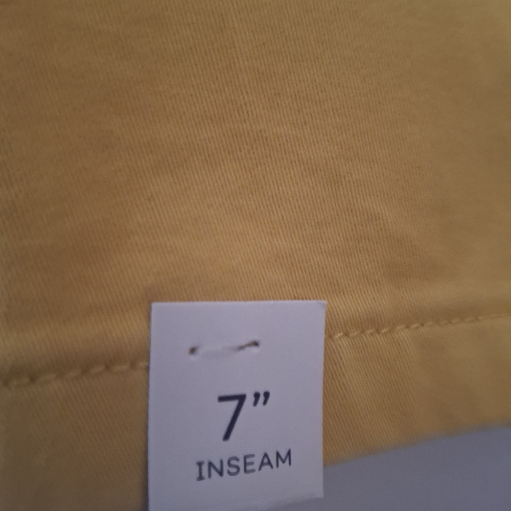 St Johns Bay Women's Yellow Shorts Size 14 - Picture 3 of 9